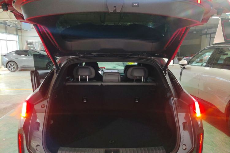 Used Lynk & Co 08 EM-P 2023 120km Long-Range Halo