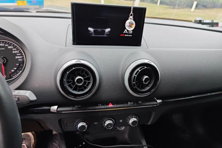 Used Audi A3 2019 Limousine 35 TFSI Fashion Edition China V standard
