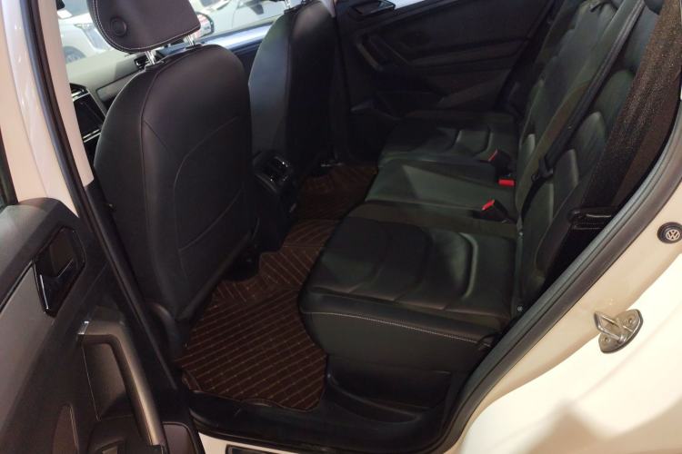 Used Volkswagen Tiguan L 2019 Updated Version 330TSI Automatic Two-Wheel Drive Panoramic Comfort Edition China VI Standard
