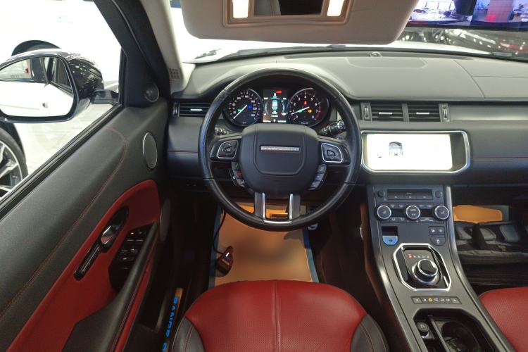 Used Land Rover Range Rover Evoque 2018 240 PS HSE DYNAMIC All-Wheel Drive Edition
