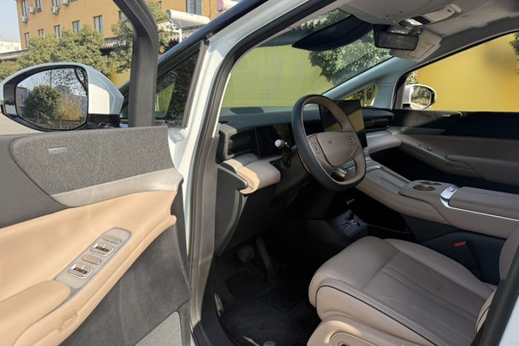 Used XPeng X9 2024 640 All-Wheel Drive High-Performance Max
