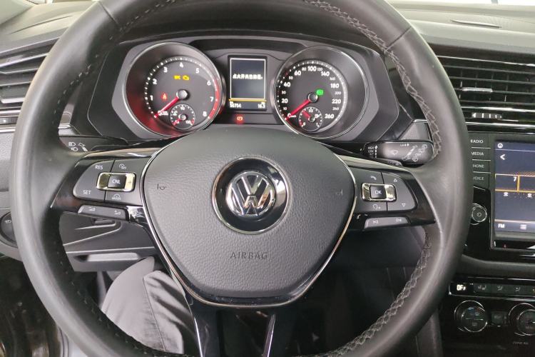 Used Volkswagen Tiguan L 2018 330TSI Automatic Two-Wheel Drive Luxury Edition
