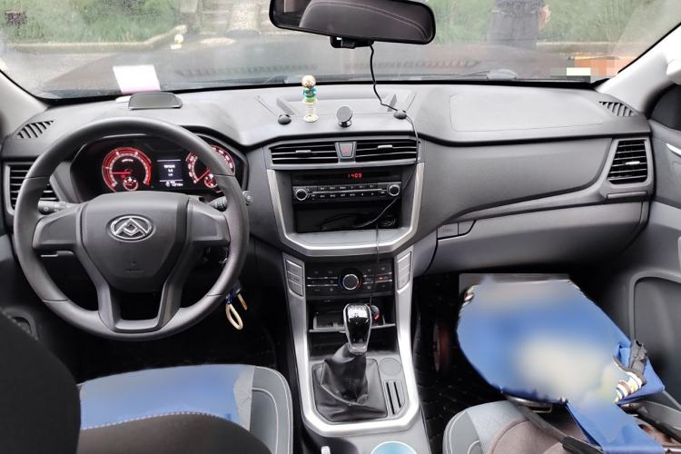 Used SAIC MAXUS T60 2020 2.0T Diesel Manual Two-Wheel Drive High-Ride Pioneer Edition Standard Cab China VI
