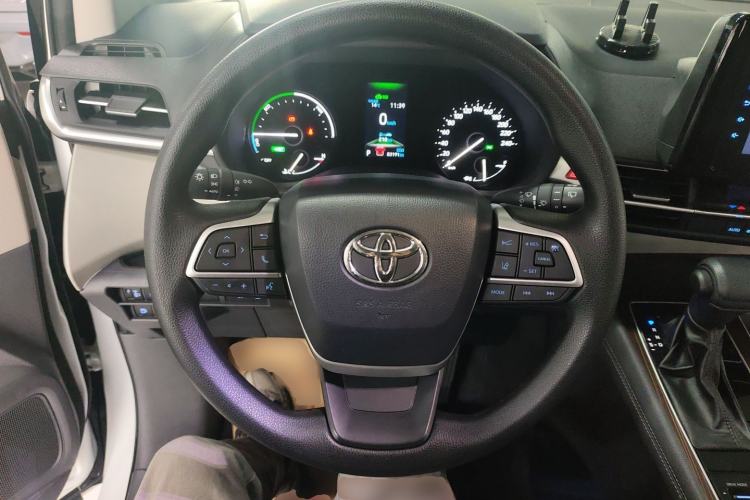 Used Toyota Sienna 2021 2.5L Hybrid Comfort Edition