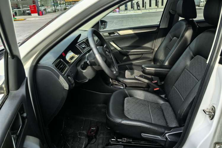 Used Volkswagen Santana 2015 1.6L Automatic Comfort Edition