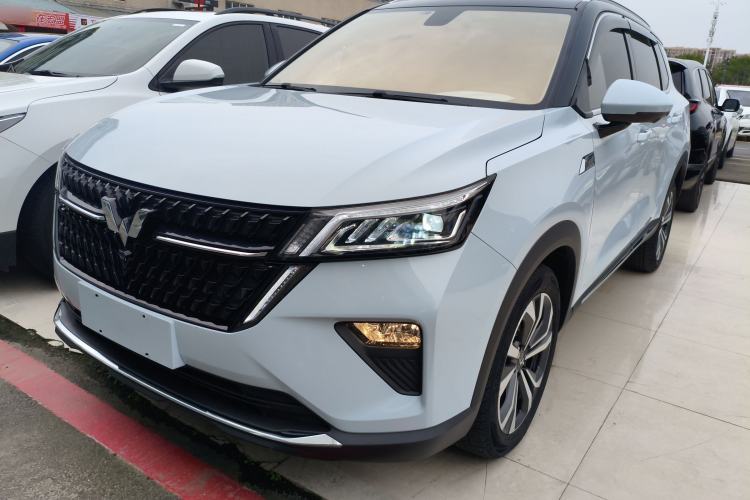 Used Wuling Asta 2022 2.0L DHT Electric-Speed Version
