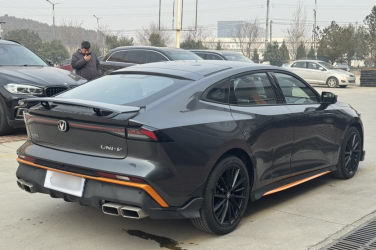 Used Changan UNI-V 2025 1.5T 500Bar Prestige Sporty Version
