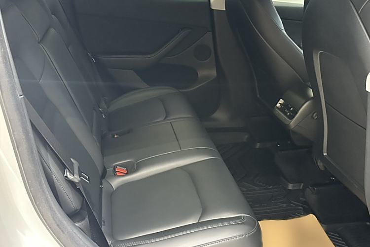 Used Tesla Model Y 2021 Long-Range All-Wheel-Drive Version
