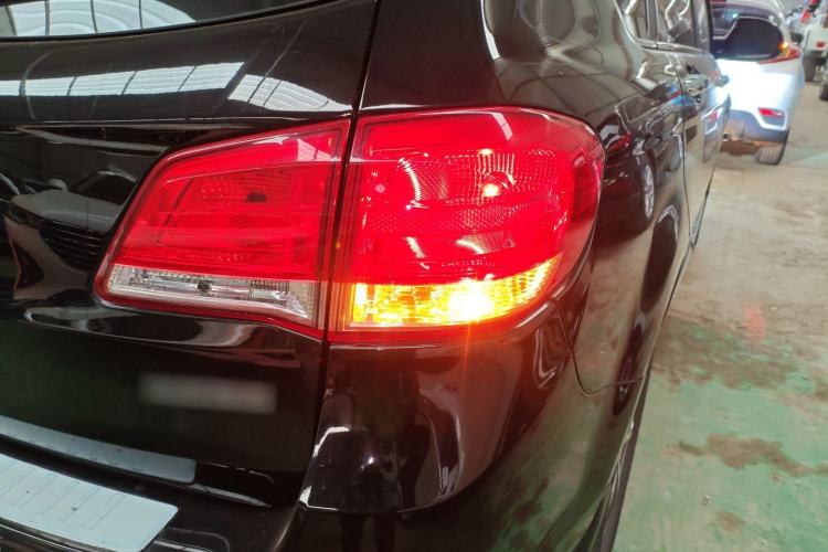 Used Haval H6 2016 Upgraded Model 1.5T Manual Two-Wheel Drive Elite Version
