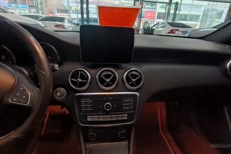 Used Mercedes-Benz A-Class 2017 Revised Version A 200 Fashion Edition
