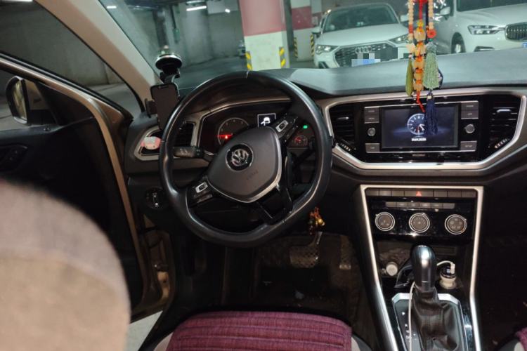 Used Volkswagen T-ROC 2018 280TSI DSG Two-Wheel Drive Advanced Version China V Emission Standard
