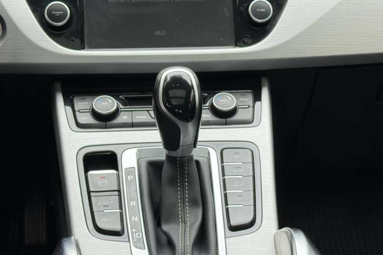 Used Geely Auto Emgrand X7 Sport 2016 1.8TD Automatic Smart Connectivity Version
