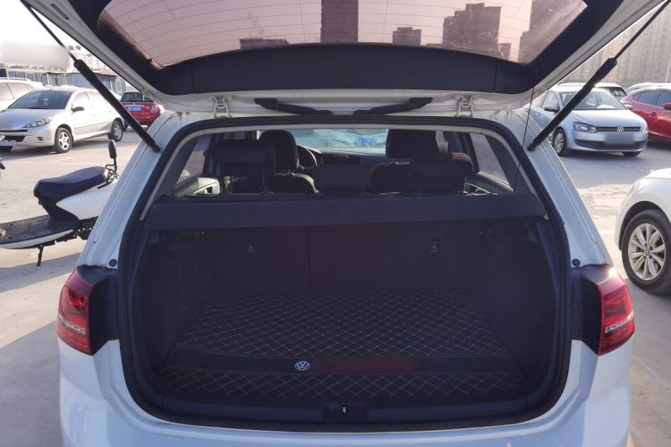 Used Volkswagen Golf 2017 230TSI Automatic Comfort Edition – Celebrating Milestone of One Million Units
