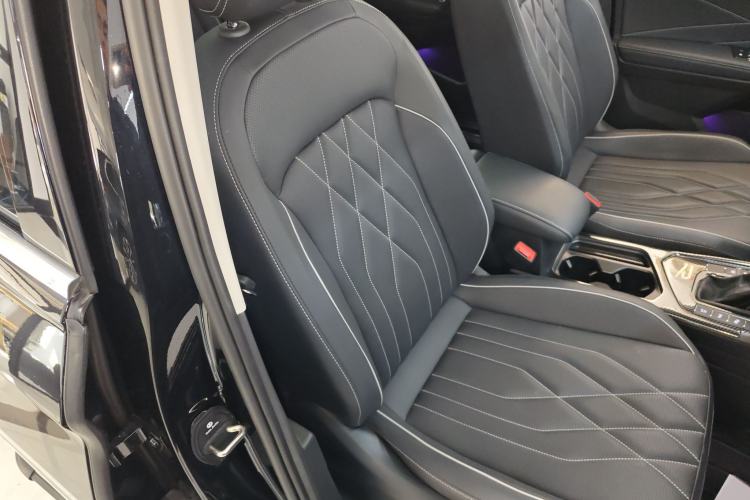 Used Volkswagen Tiguan L 2024 330TSI Automatic Two-Wheel Drive Smart Edition
