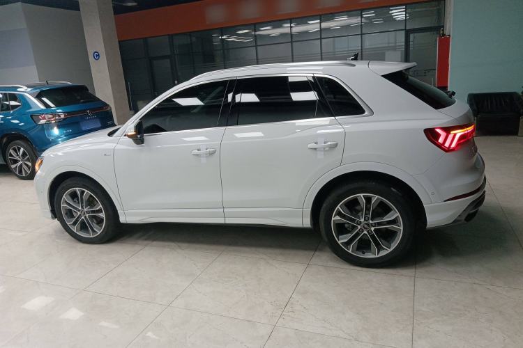 Used Audi Q3 2021 40 TFSI Fashion Dynamic Model