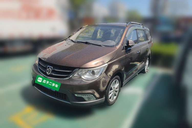 Used Baojun 730 2014 1.5L manual Comfort version 7 seats
