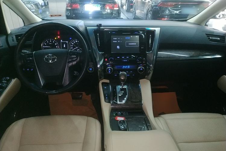 Used Toyota Alphard 2018 Revised Version 3.5L Premium Edition
