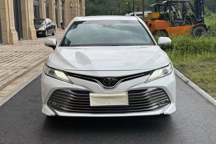 Used Toyota Camry 2019 Revised Version 2.0G Luxury Edition

