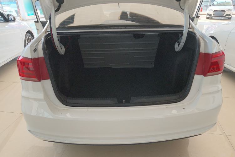 Used Volkswagen Santana 2016 1.6L Automatic Fashion Edition
