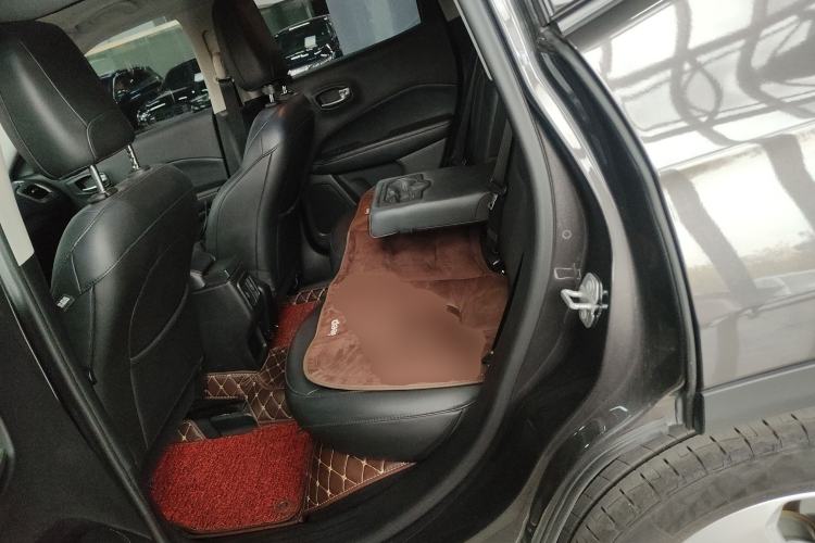 Used  Compass 2017 200T Automatic Family Edition
