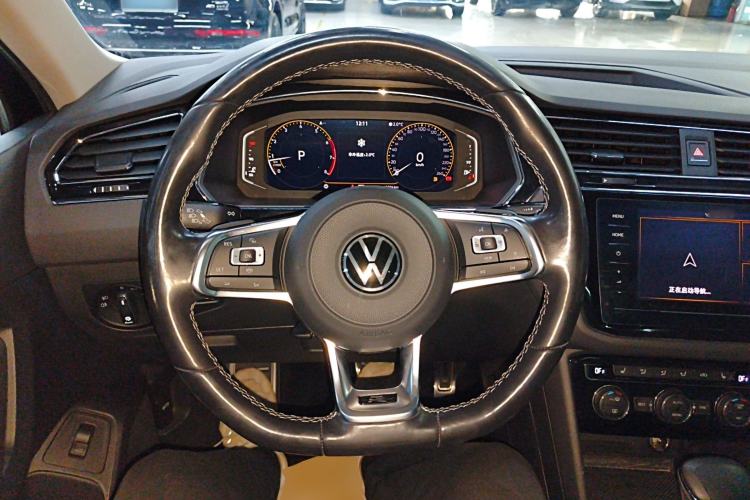 Used Volkswagen Tiguan L 2021 330TSI Automatic Two-Wheel Drive R-Line Enhanced Edition
