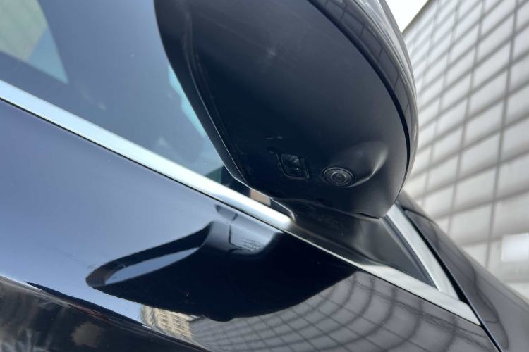 Used Mercedes-Benz GLC 2019 Facelift GLC 260 L 4MATIC Luxury Model
