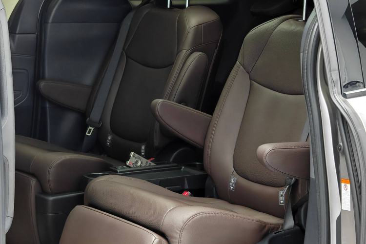 Used Toyota Granvia 2023 2.5L Hybrid Flagship VIP Edition
