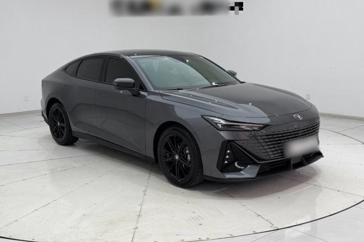 Used Changan UNI-V 2022 1.5T Prestige Version
