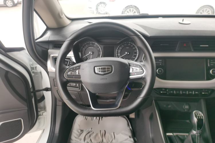 Used Geely Auto Vision X3 2019 Upgraded Model 1.5L Manual Elite Version