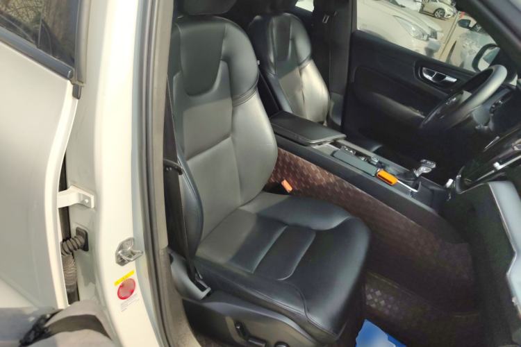 Used Volvo XC60 2021 T5 4x4 Zhiyi Sport Edition