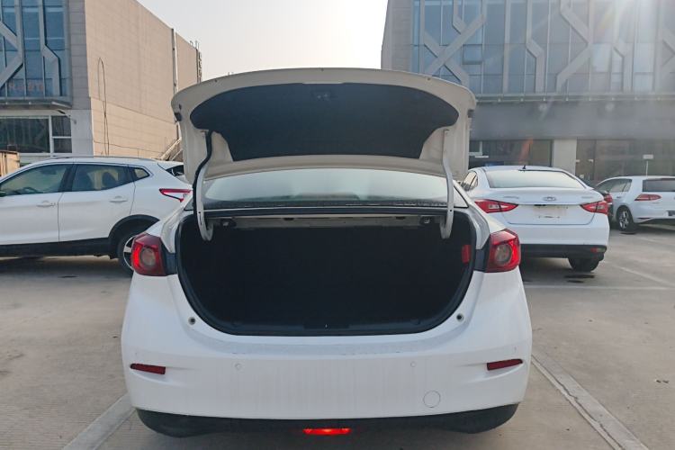 Used Mazda Mazda 3 Axela 2016 Sedan 1.5L Manual Luxury Model