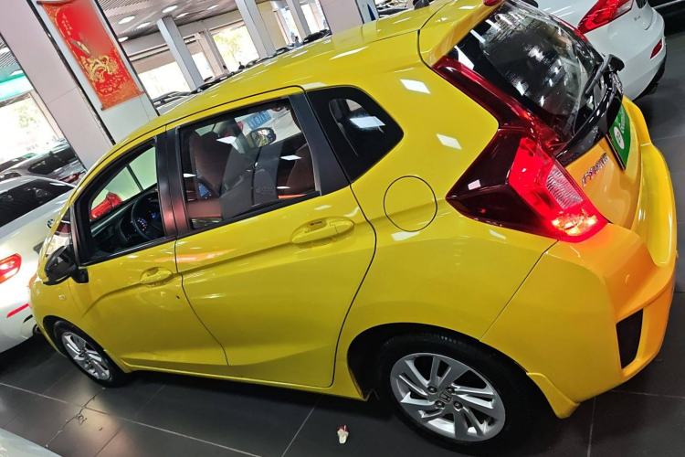 Used Honda Fit 2016 1.5L LXS CVT Comfort Sunroof Version
