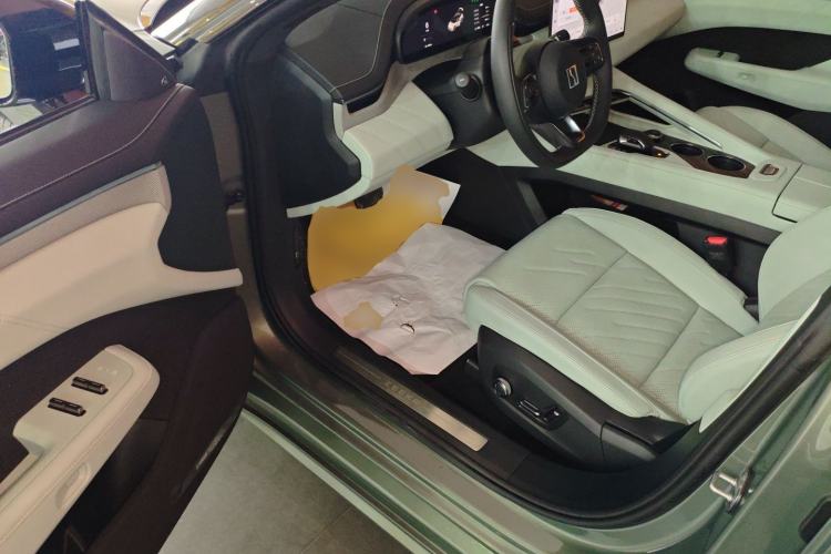 Used Zeekr 001 2025 WE Edition 100 kWh Rear-Wheel Drive
