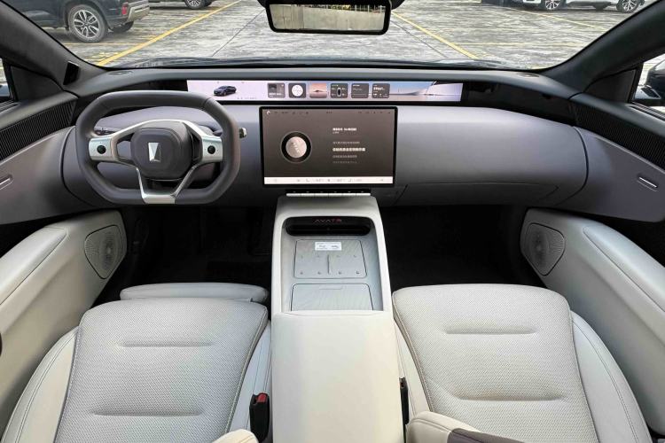 Used  12 2025 Max Extended-Range Edition
