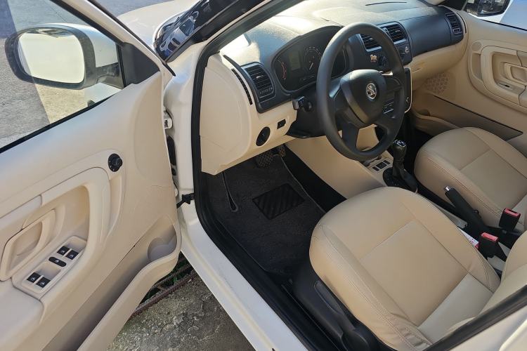 Used Skoda Fabia 2014 1.4L Automatic Crystal Edition
