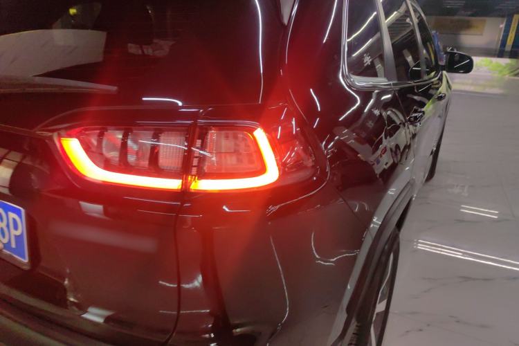 Used  Cherokee 2020 2.0T Two-Wheel Drive Leading Edition
