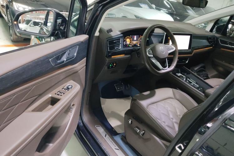 Used Volkswagen Viloran 2023 380TSI Prestige Edition
