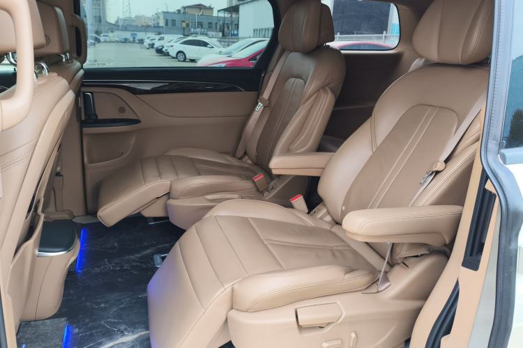 Used Buick GL8 2017 ES 28T Luxury Model China V Standard
