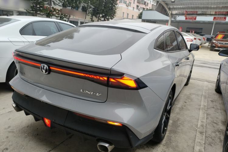 Used Changan UNI-V 2022 1.5T Prestige Version
