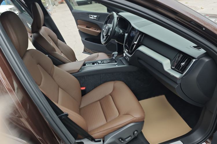 Used Volvo XC60 2021 T5 4x4 Smart Luxury Edition
