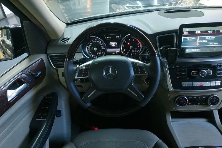 Used Mercedes-Benz M-Class 2015 ML 320 4MATIC