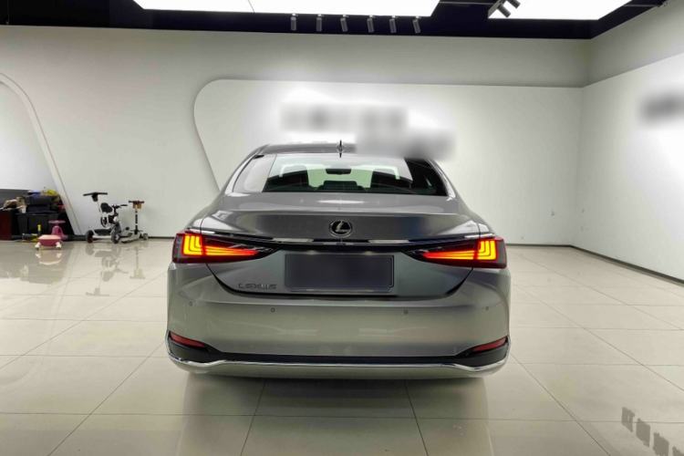 Used Lexus ES 2022 200 Excellence Edition
