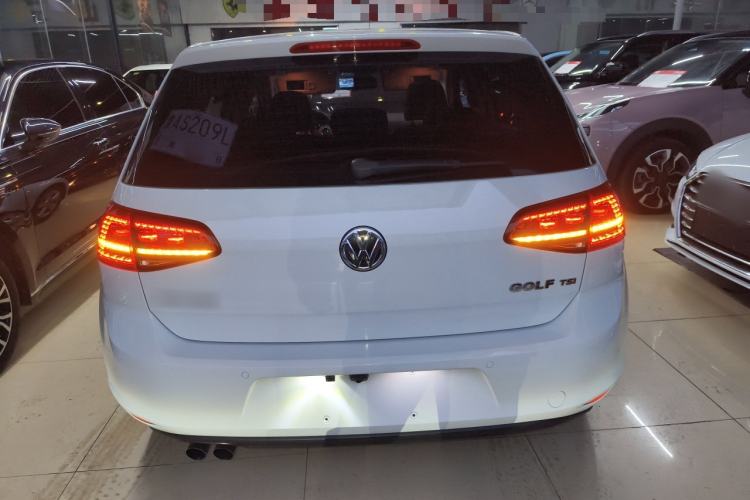 Used Volkswagen Golf 2016 230TSI Automatic Comfort Version
