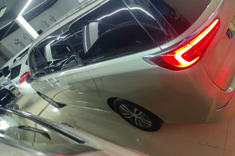 Used Buick GL8 2022 ES Landtrek 653T Luxury Edition
