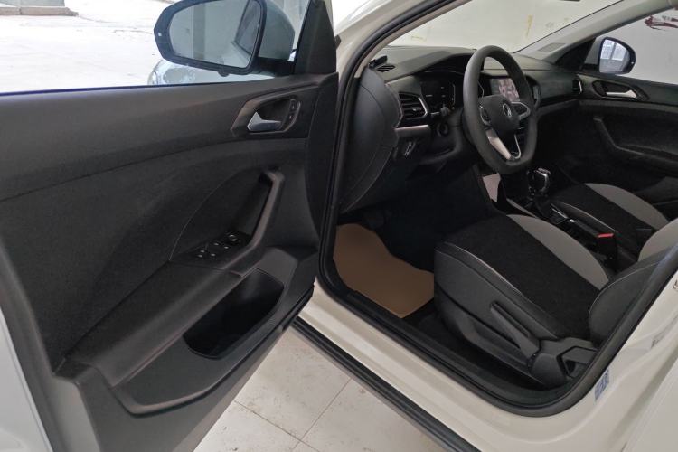 Used Volkswagen Tacqua 2020 1.5L Automatic Yue
