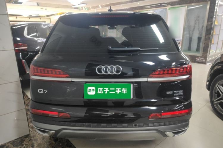 Used Audi Q7 2020 55 TFSI quattro S line sports model
