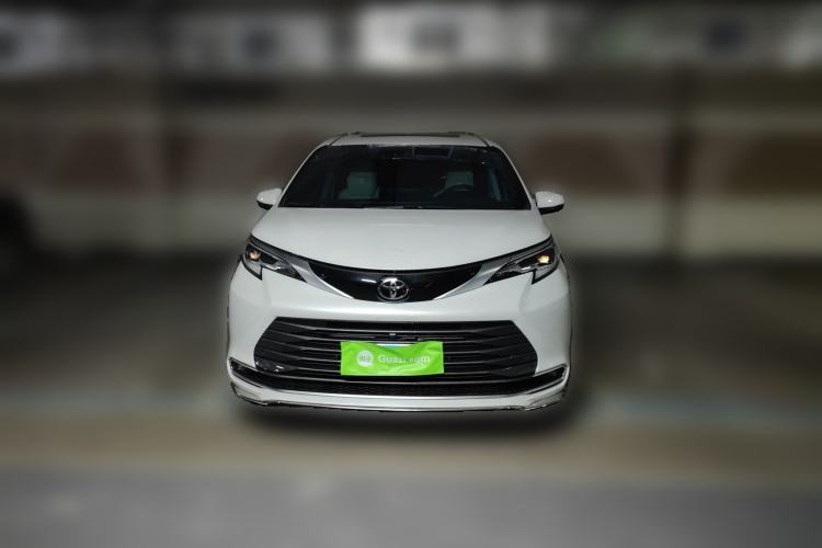 Used Toyota Sienna 2024 2.5L Hybrid Four-Wheel Drive Prestige Edition
