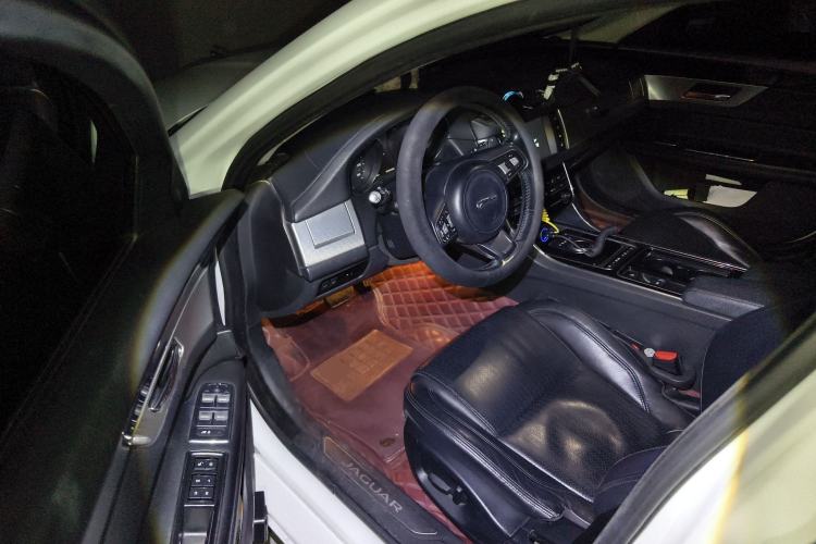 Used Jaguar XF 2016 XF 2.0T Two-Wheel-Drive Luxury Edition
