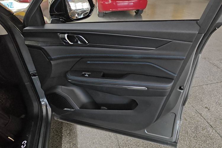 Used Lynk & Co 05 2022 2.0T Two-Wheel Drive Shine Halo
