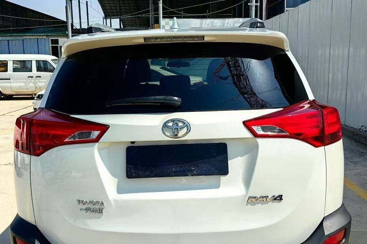 Used Toyota RAV4 2015 2.0L CVT Two-Wheel Drive Fashion Edition
